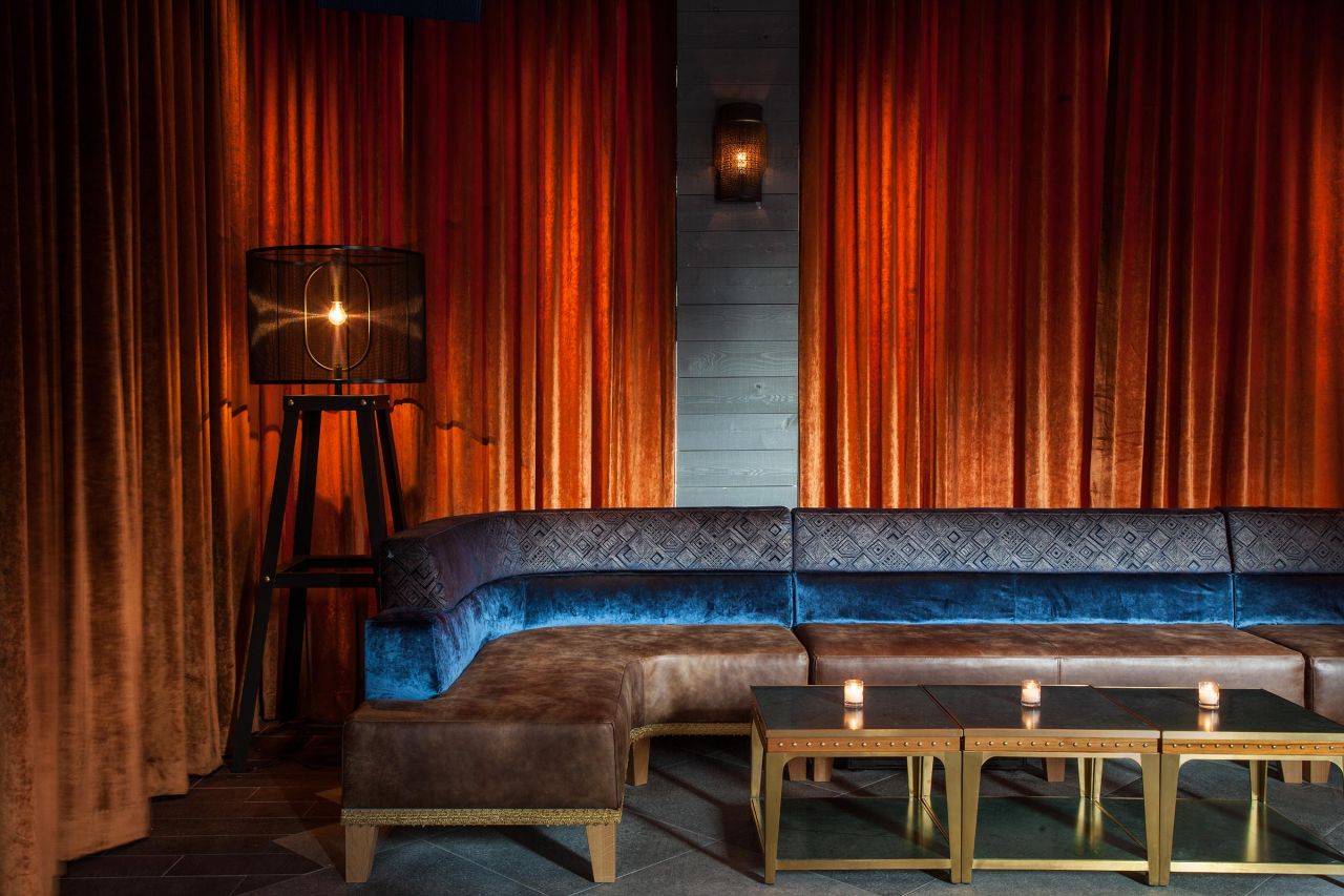 Magic-Hour---Indoor-Lounge